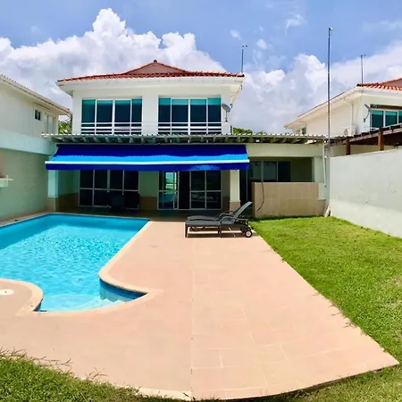 La Casa Luna Llena Frente Al Mar